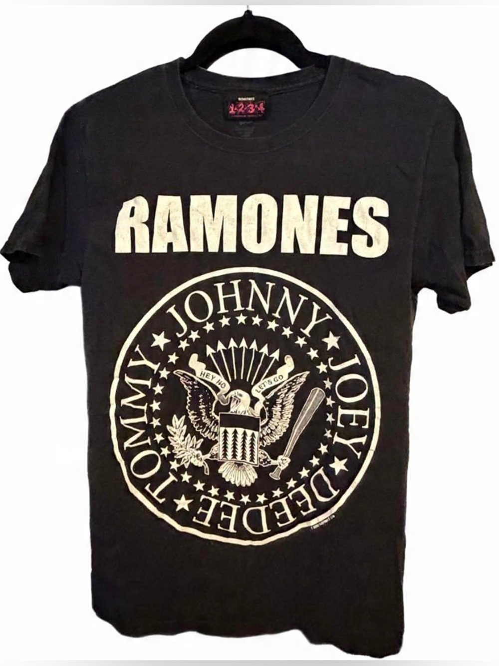 🎶 Ramones 1234- Graphic Tee with Logo and Crest- Small